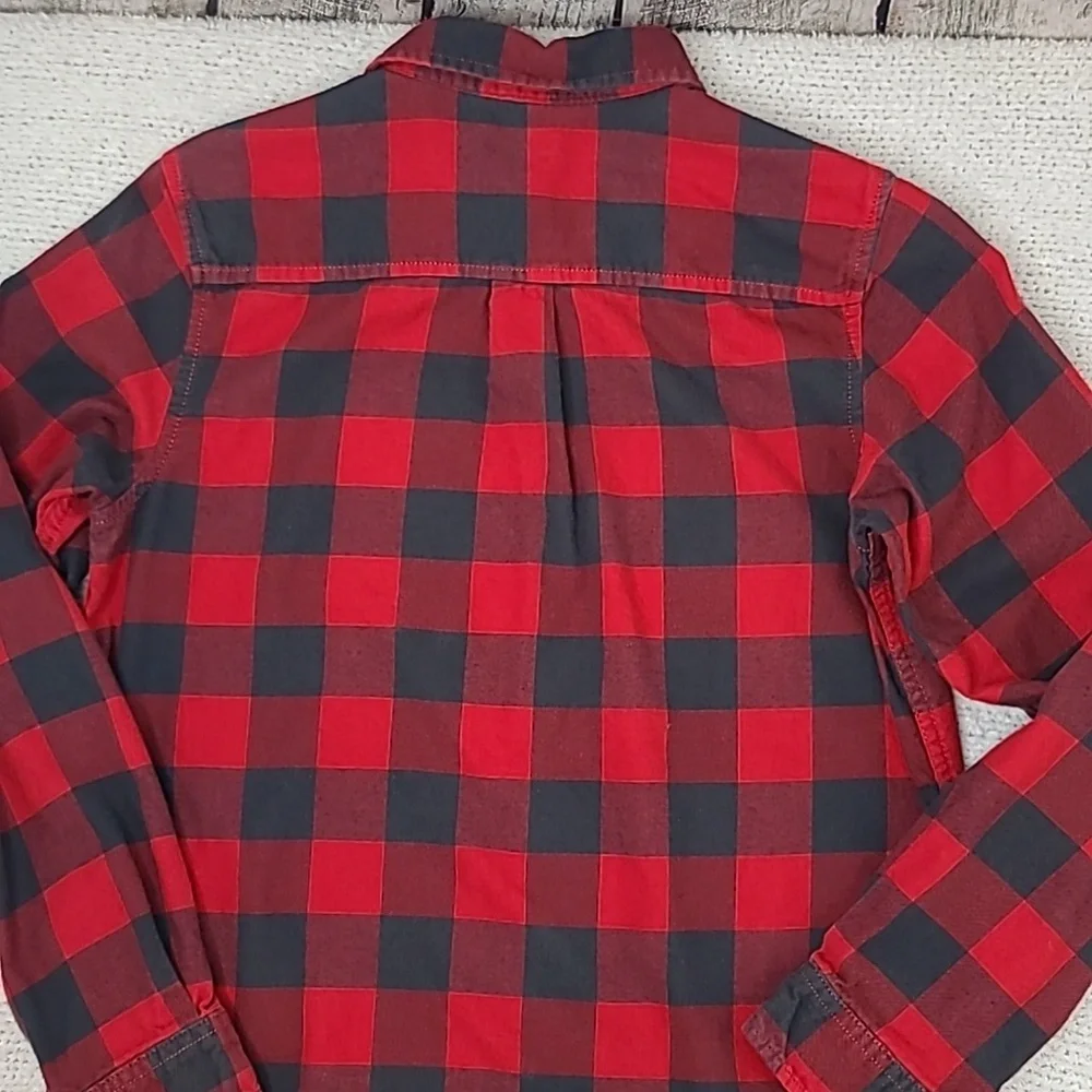 Cat & Jack Boys' Long Sleeve Flannel Button-Down Shirt in Red/Black Size XL/16